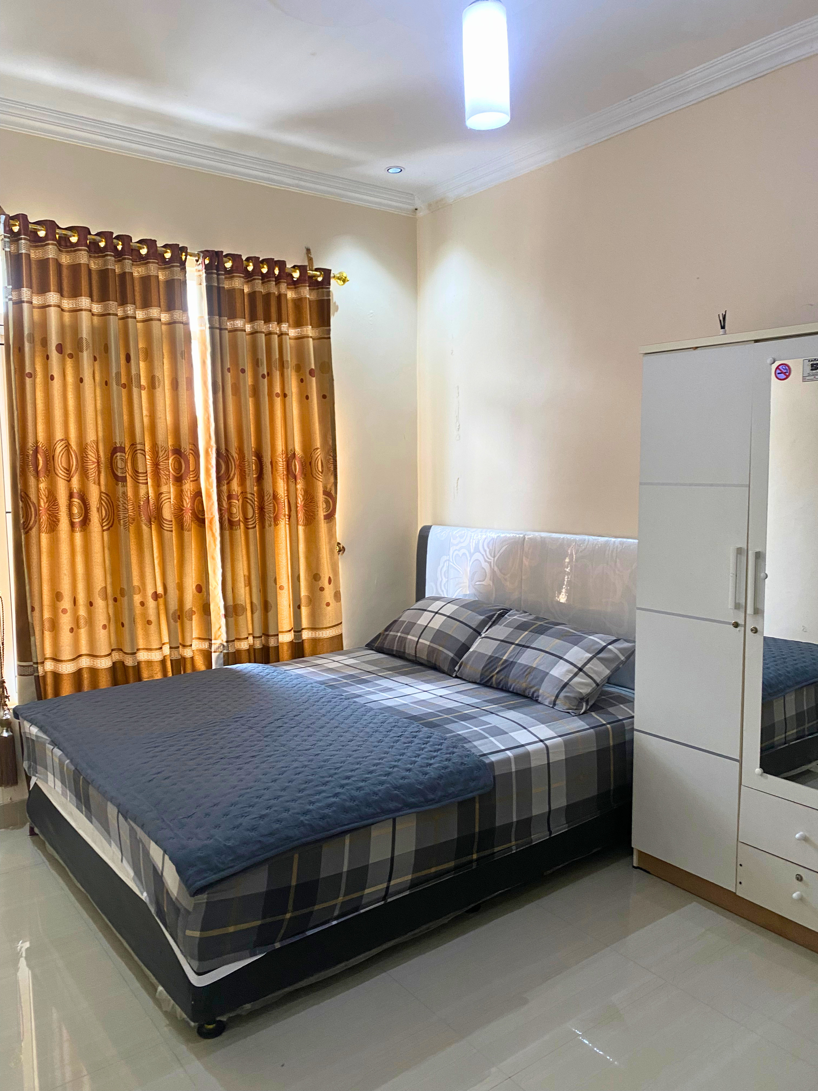 Kamar 1