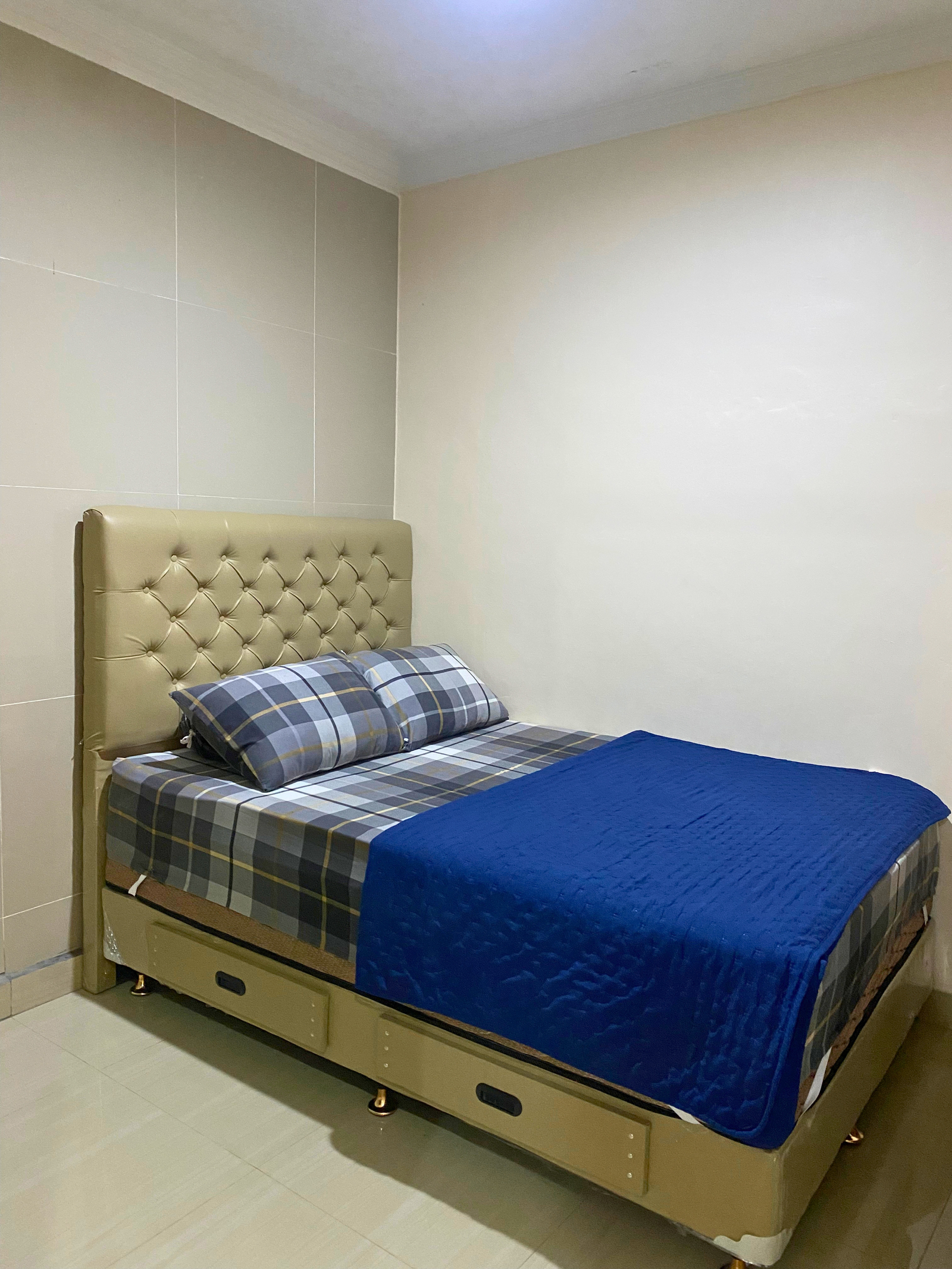Kamar Extra